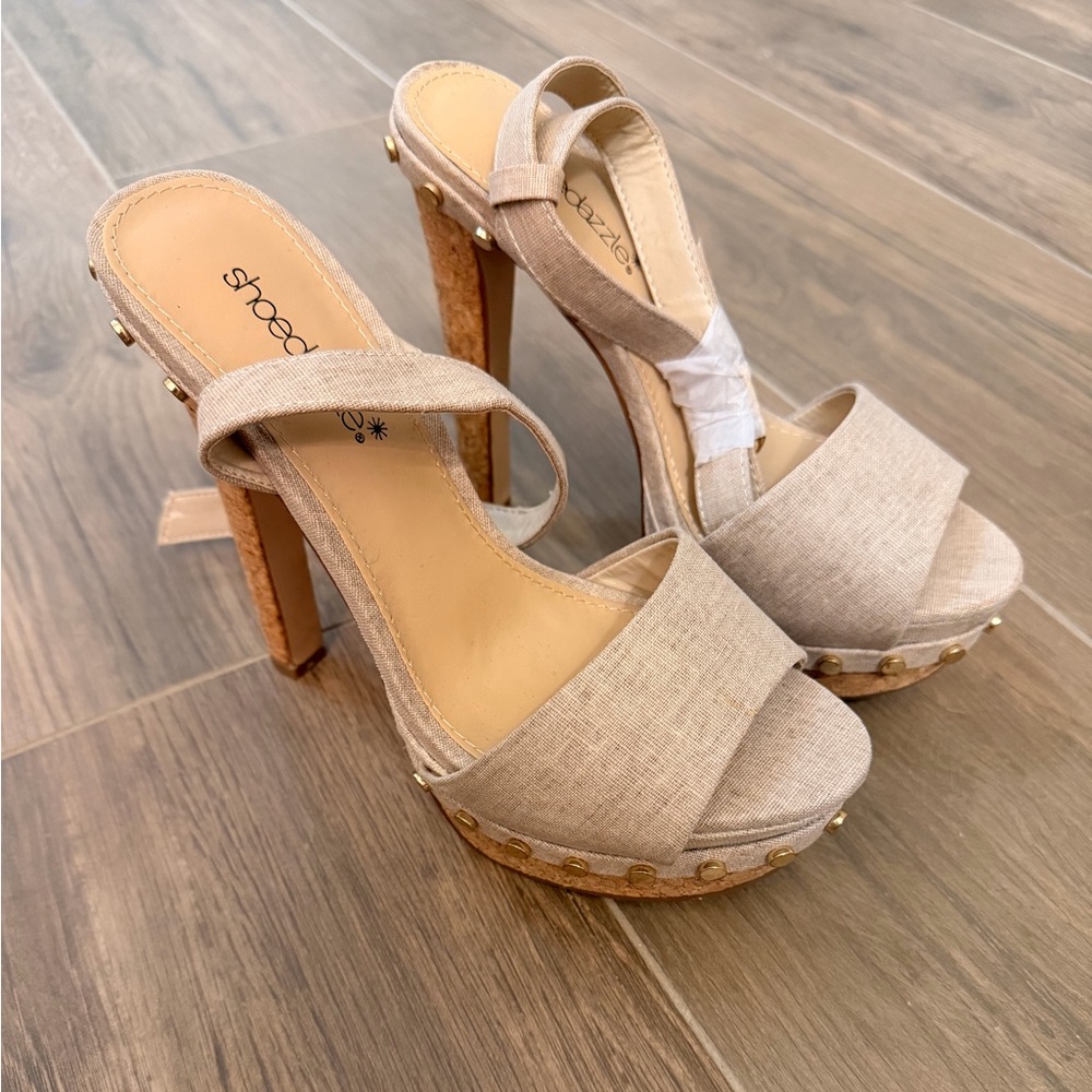 Shoe Dazzle Alanna Beige Platform Heels - New Without Box